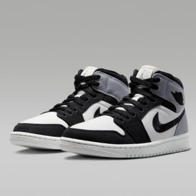 Nike WMNS Air Jordan 1 Mid SE